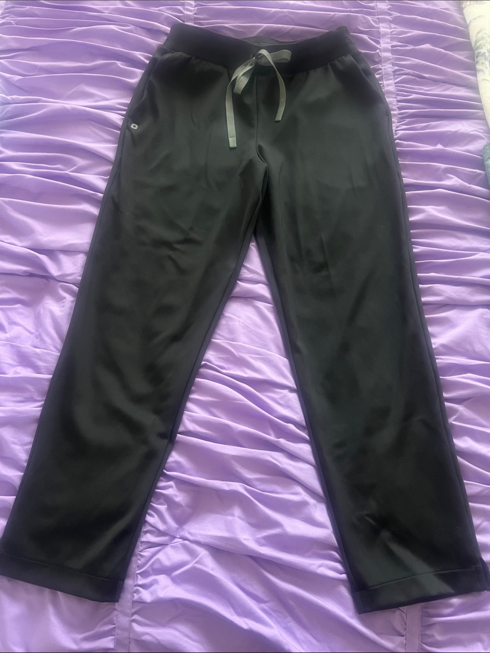 NWOT Figs straight leg scrub pants sz M